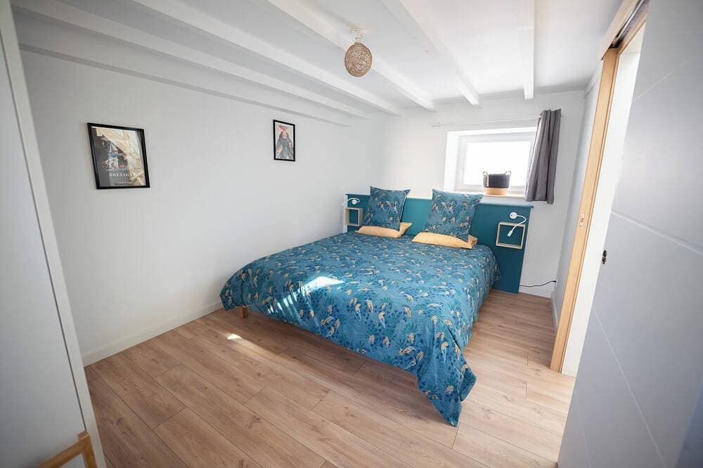 Foto 2 von 30: Authentic, bright farmhouse—200 meters from the beach, the Gr34 trail, and town