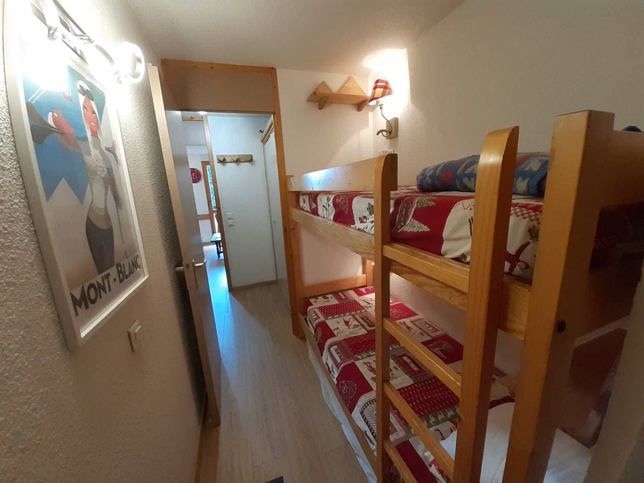 Foto 10 von 18: Apartment 5 Pers. Courchevel, in Pistennähe, überdachter Parkplatz
