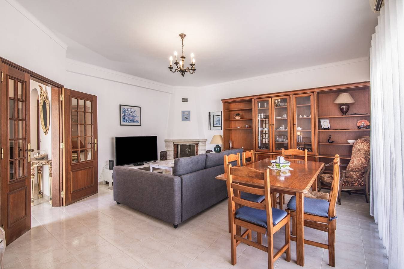 Foto 5 von 35: Villa „Alcaria Grand House“ mit privater Terrasse, WLAN und Klimaanlage
