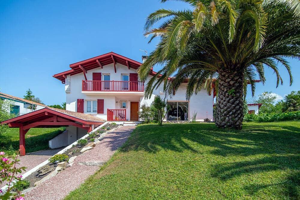 Foto 12 von 30: Villa Arcangues neo-baskisch, Schwimmbad und Palmen 10 Minuten von Biarritz entfernt
