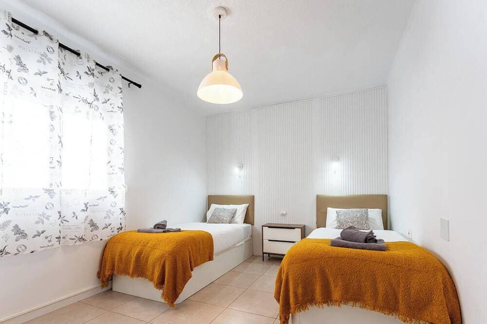 Foto 2 von 19: Bright central 2Br Stay Balcony & Sea View