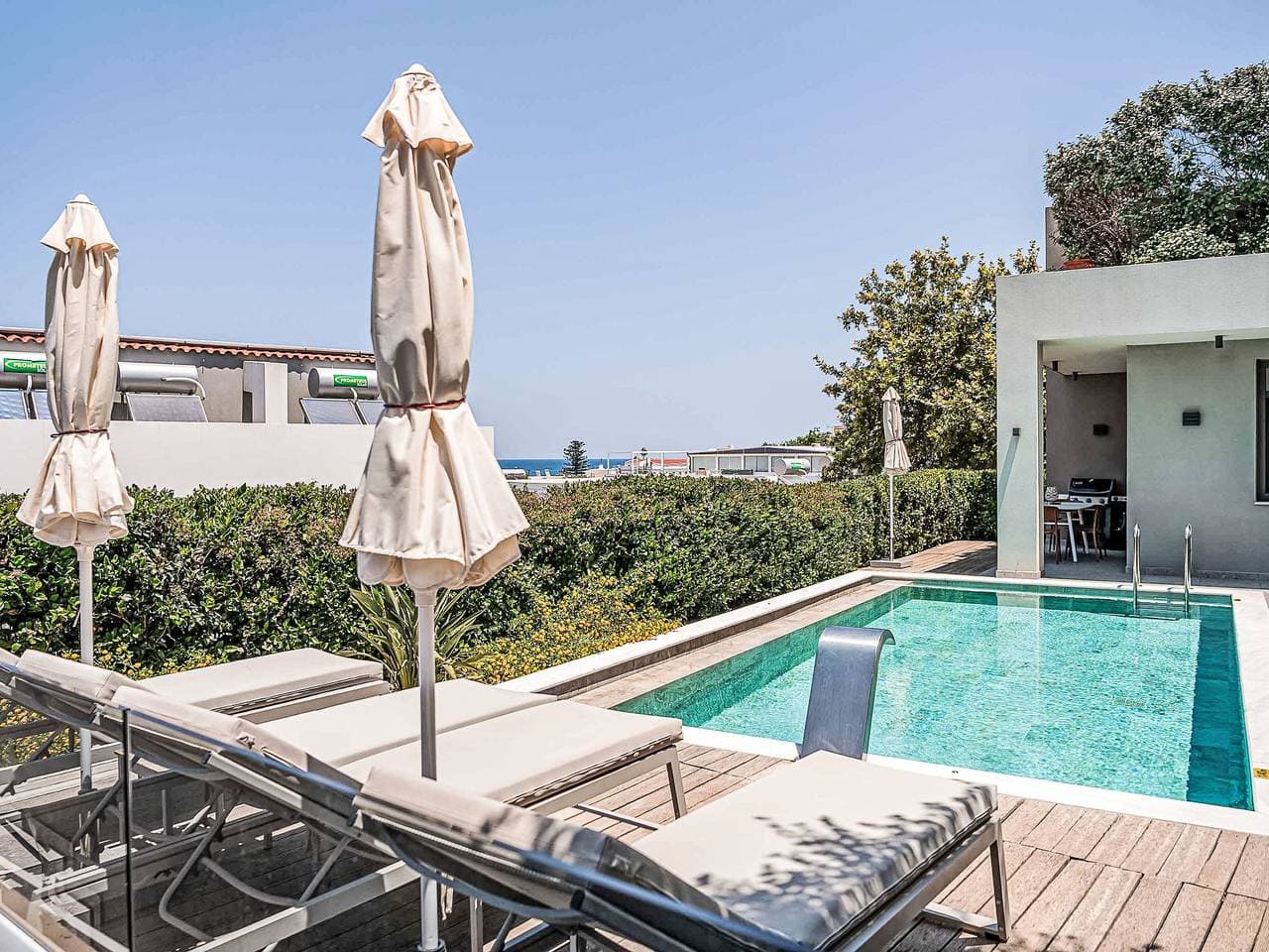 Foto 2 von 53: Lusol Seafront Villa I