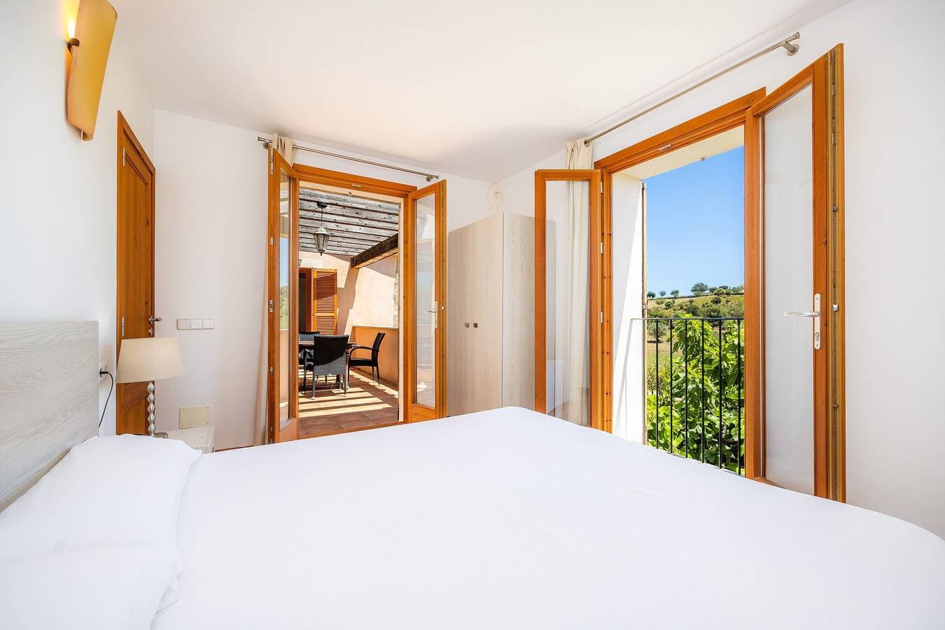 Foto 11 von 33: Ferienwohnung 'Es Colomer' mit Bergblick, Gemeinschaftspool und WLAN