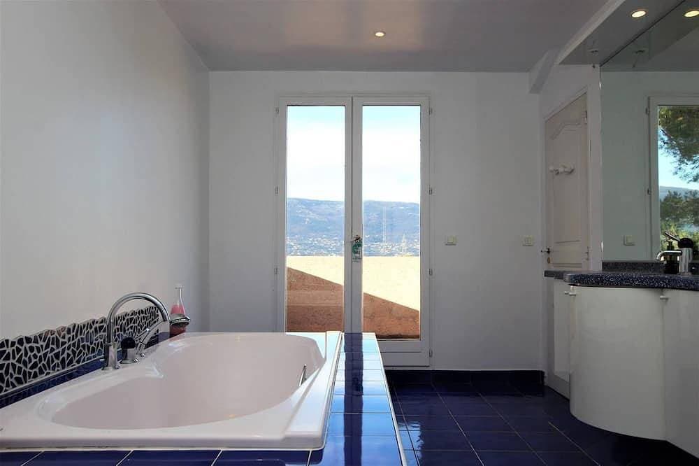 Foto 11 von 23: Auf den Höhen von Nizza, schöne Villa ideal für Familie oder Freunde