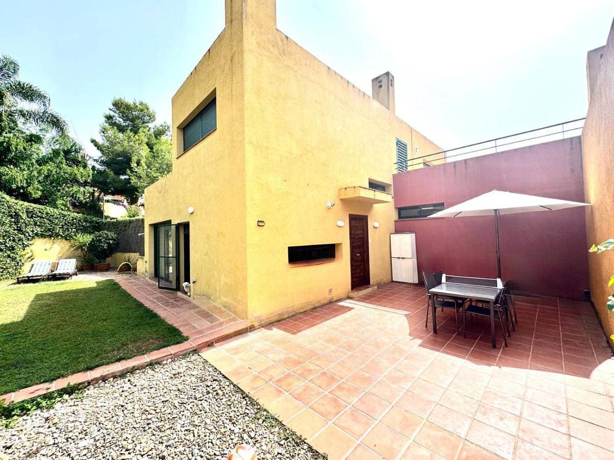 Foto 3 von 72: Three-Bedroom House