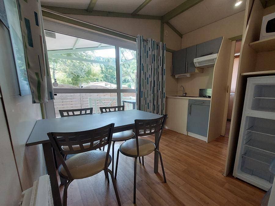 Foto 9 von 48: Camping des Sources - Chalet 4 personen - Némo 20 m²