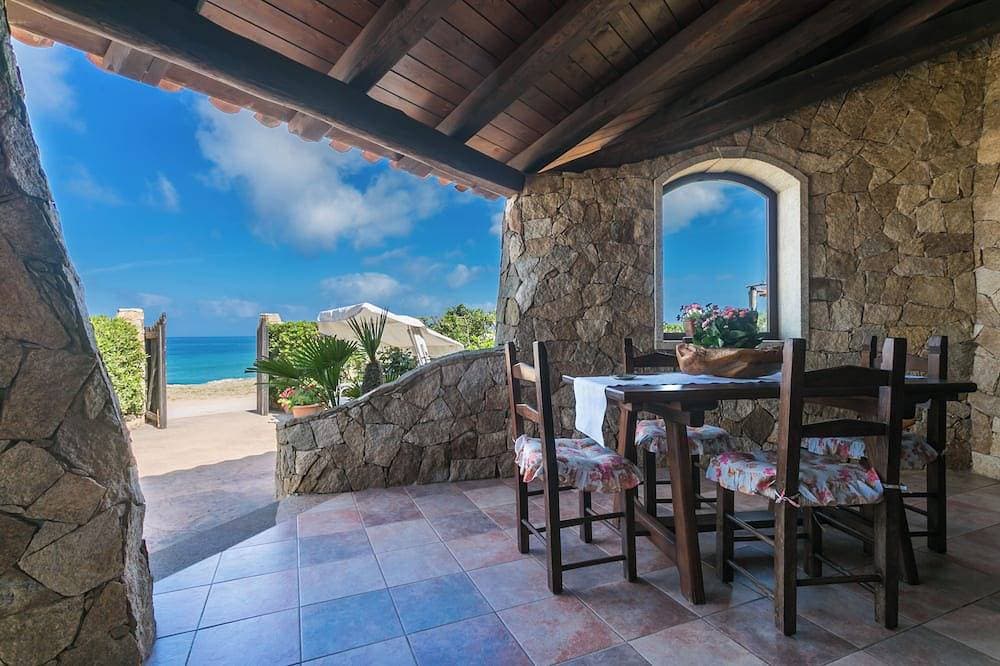 Front-sea Unique Secluded Villa for Families and Friends in the Sinis Peninsula 1