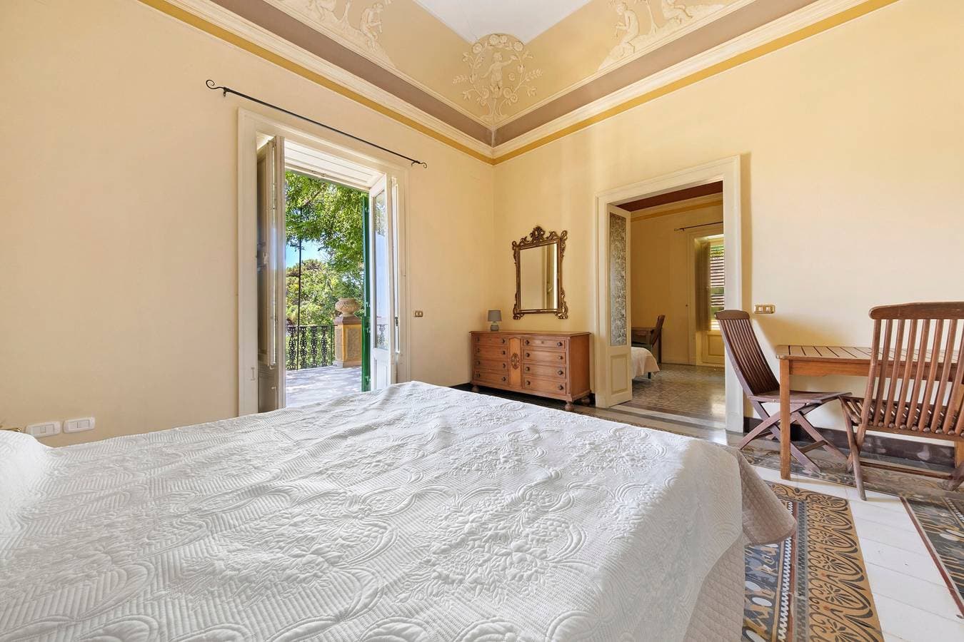 Foto 9 von 31: „Villa Charme“ mit Meerblick, privater Terrasse und Garten