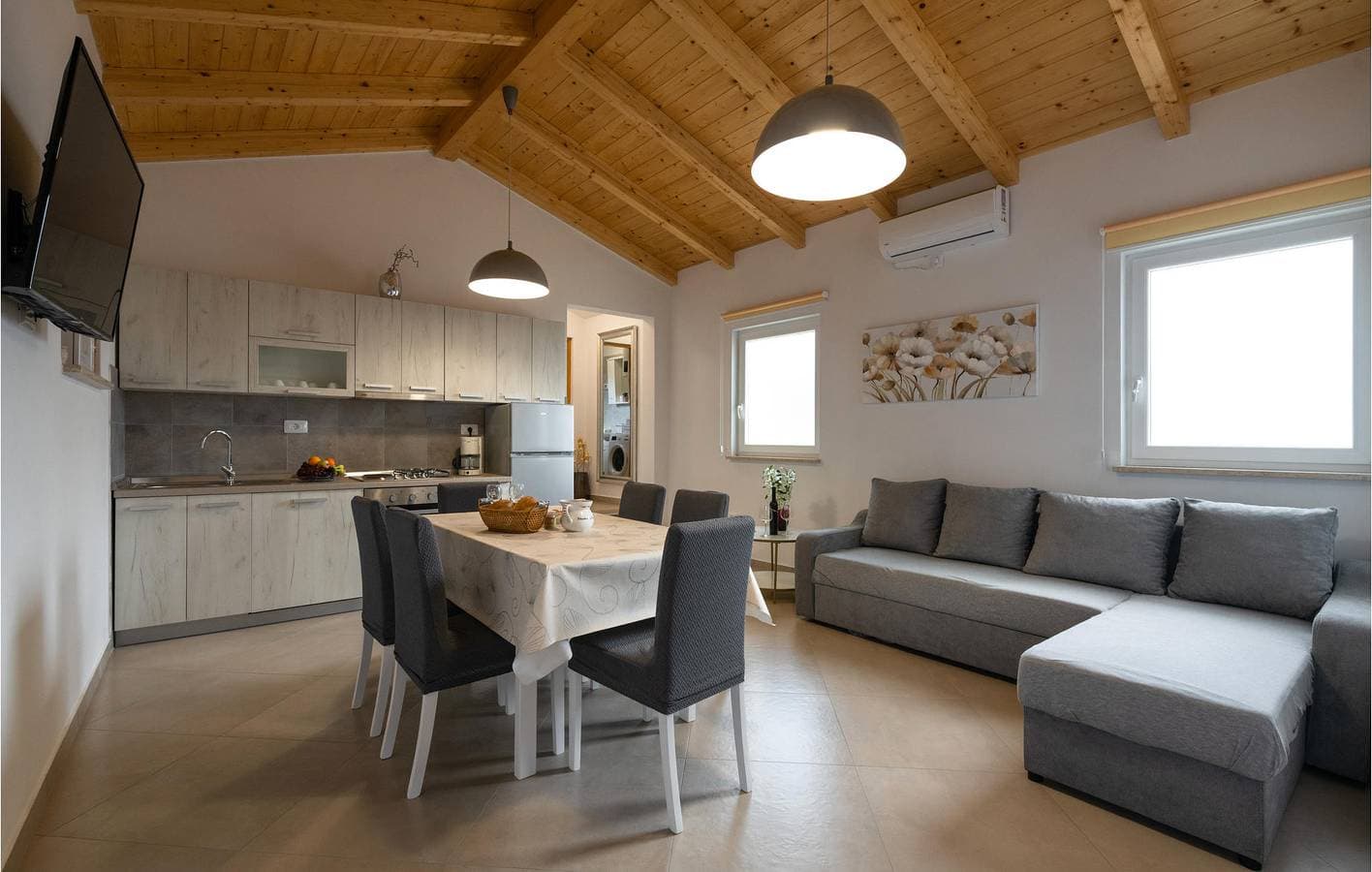Foto 4 von 27: Charmante 2-Zimmer-Wohnung mit Terrasse und WLAN in der Nähe des Restaurants Vorichi