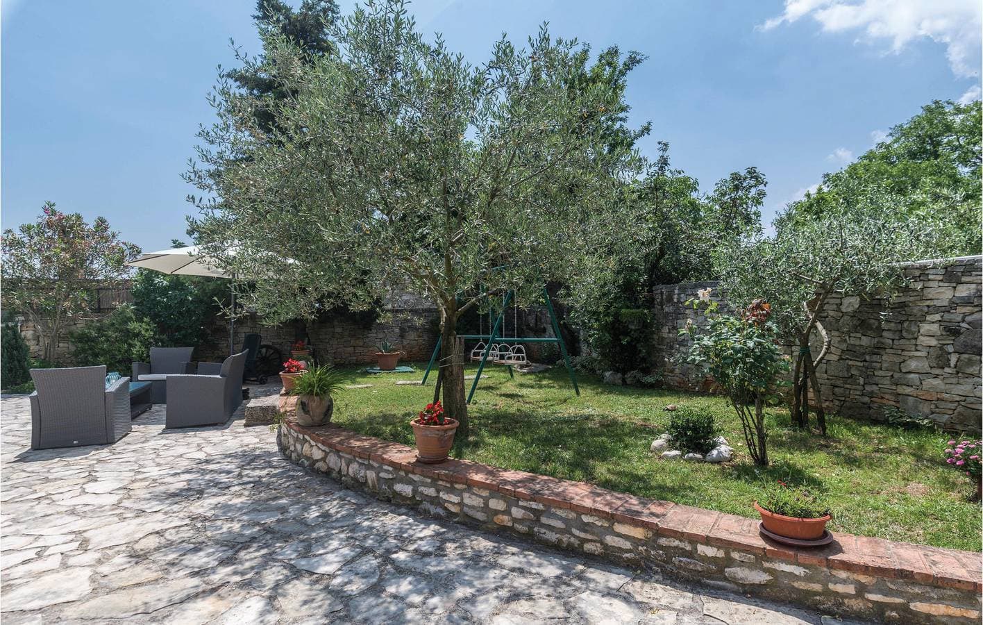 Foto 6 von 43: Ferienwohnung mit Meerblick, Pool, Terrasse und WLAN in der Nähe von Barban