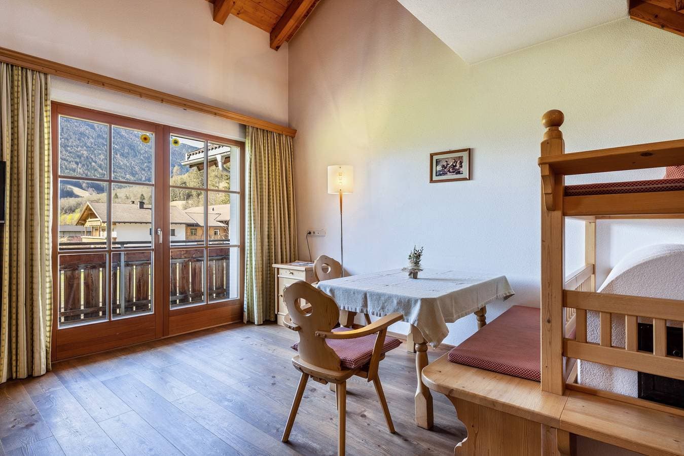 Foto 4 von 19: Ferienwohnung 'Peintenhof Typ B' mit Bergblick, Balkon und WLAN