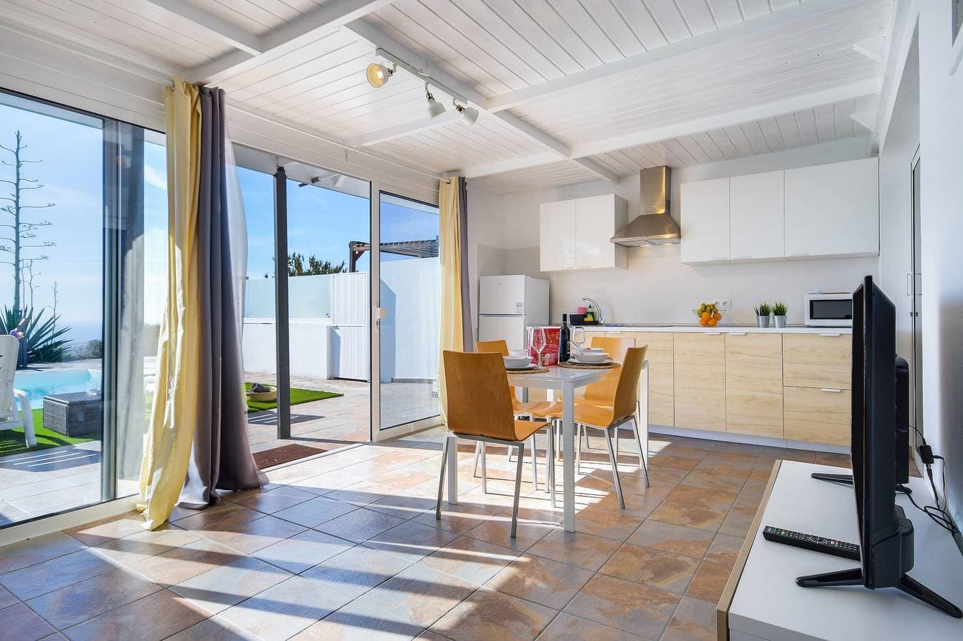 Foto 5 von 20: Ferienwohnung „Casa Amanecer 3“ mit Meerblick, Bergblick, Pool und Terrasse