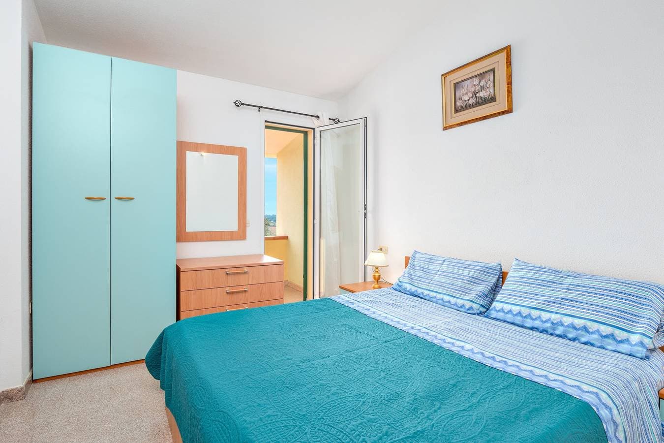 Foto 10 von 22: Ferienhaus 'Tanaunella Appartamento' mit Ventilatoren, Balkon, Terrassen & Meerblick