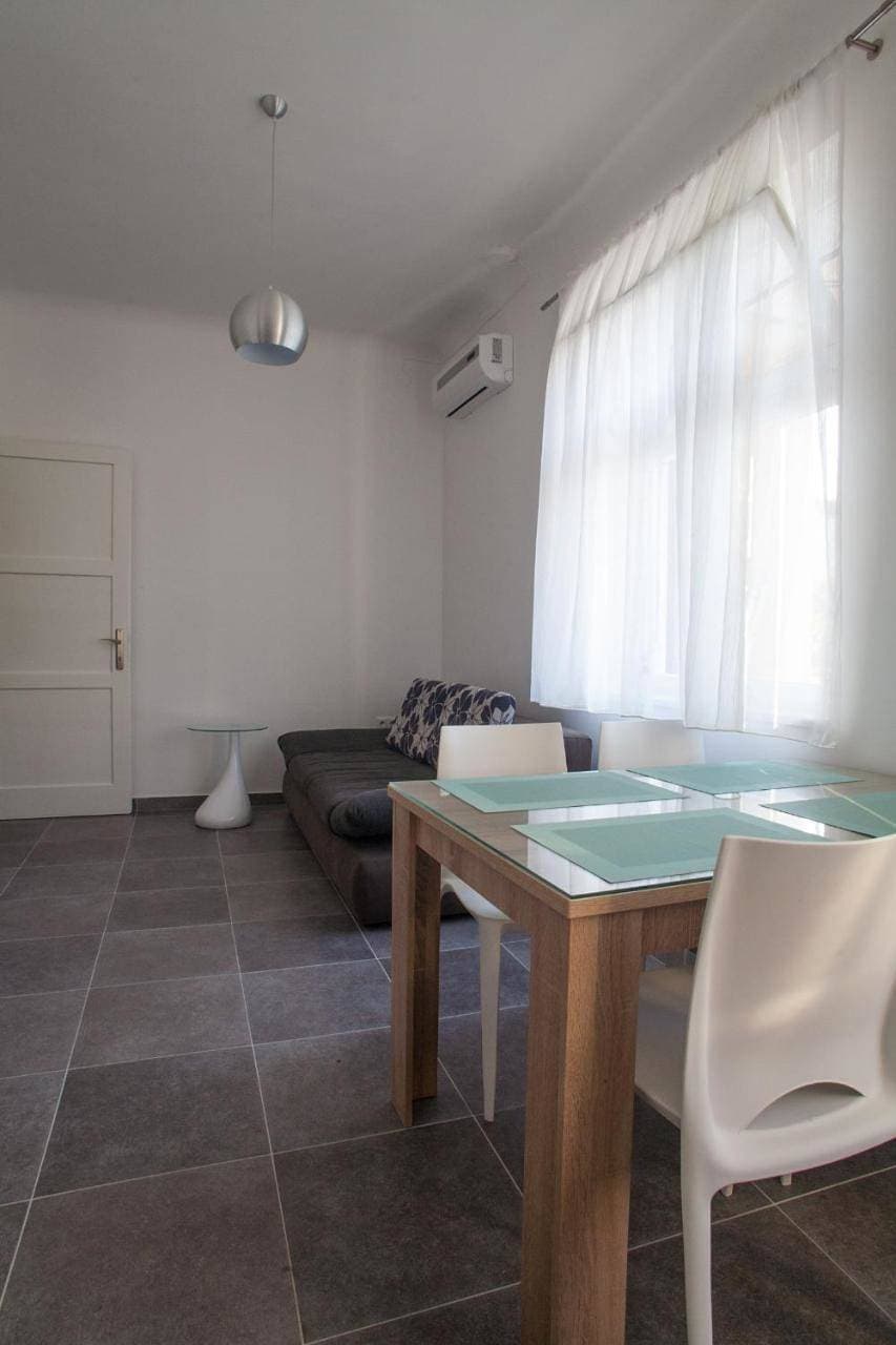 Foto 4 von 29: Studio Apartment