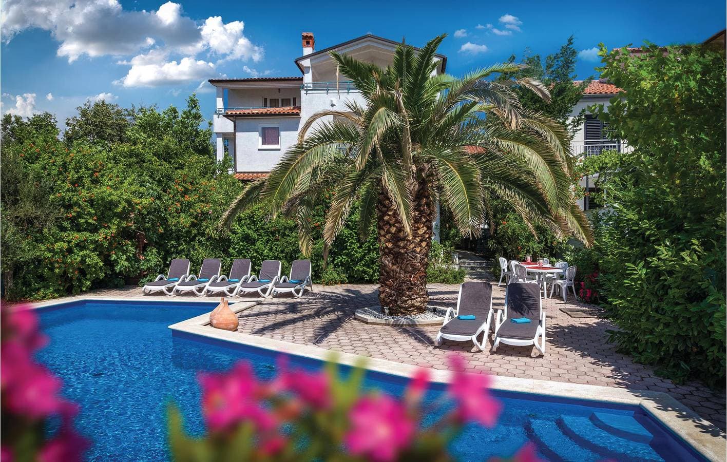 Foto 8 von 45: Gemütliche 2-Zimmer-Wohnung mit Pool, WLAN und Parkplatz in der Nähe des Strandes Havajka