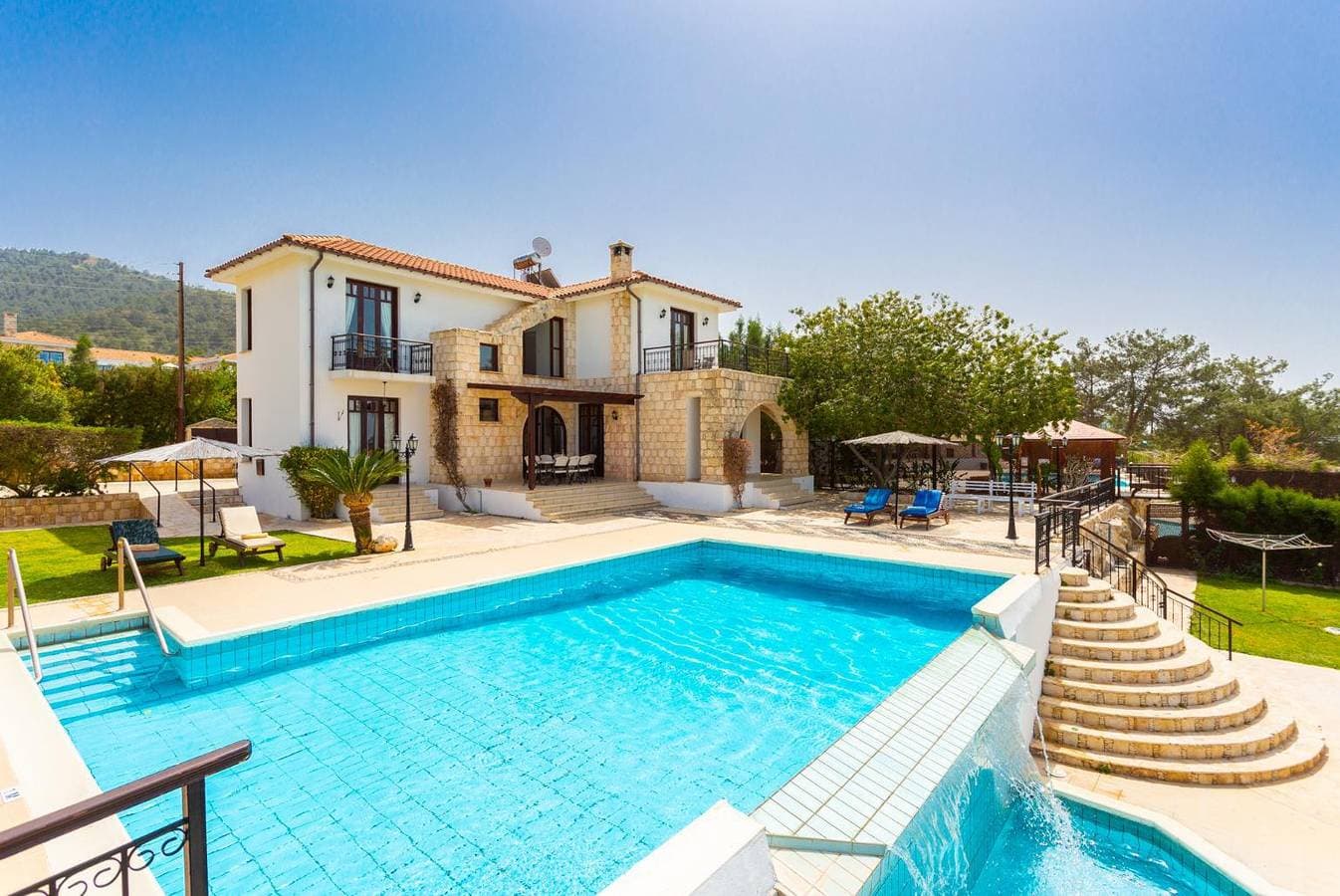 Foto 10 von 48: Villa für 10 Personen mit Garten