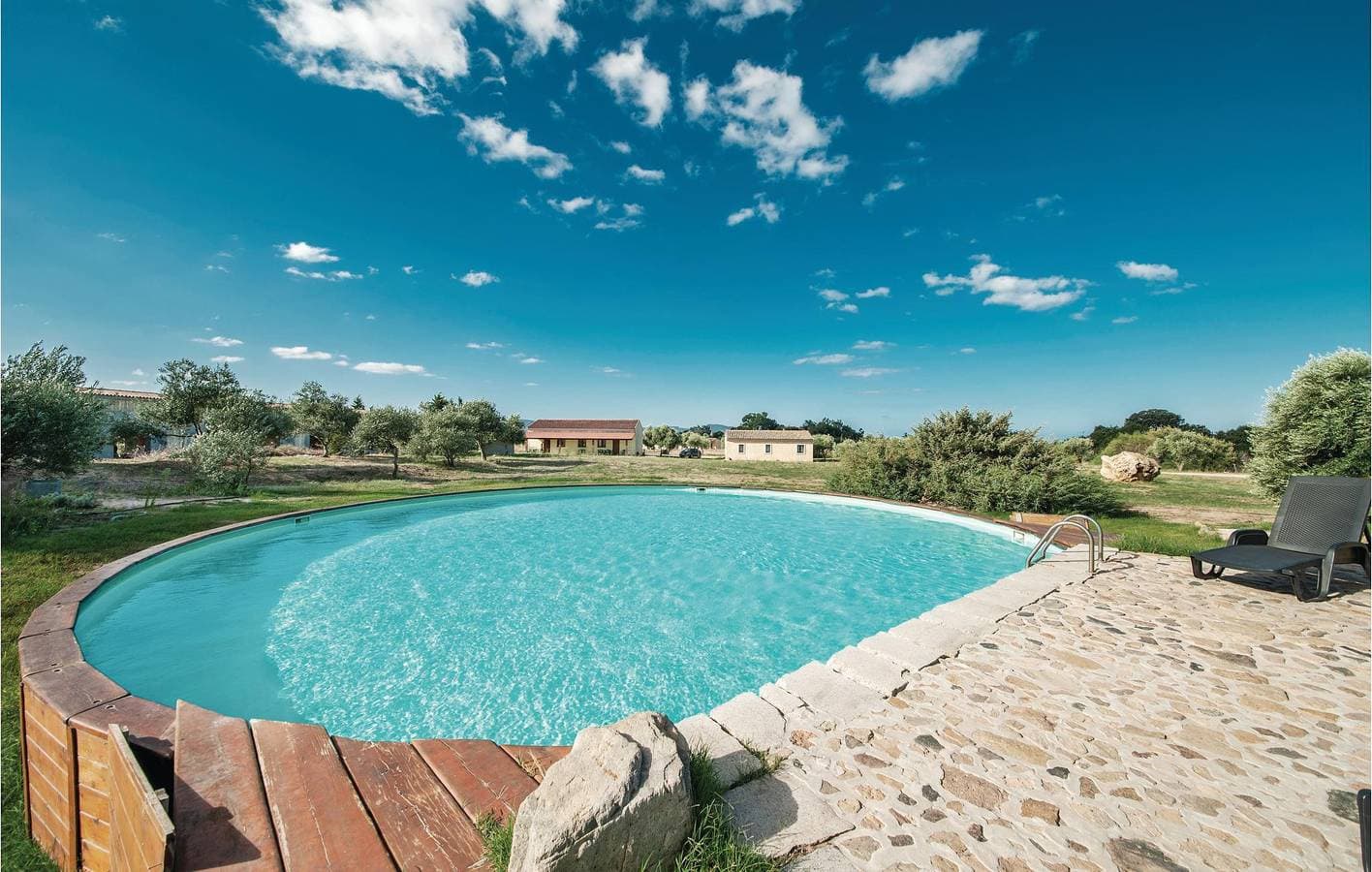 Foto 9 von 23: Appartement am Strand mit Pool und Parkplatz