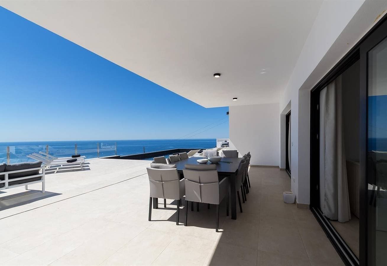 Foto 5 von 32: Villa "Royal" mit Meerblick, privatem Pool & WLAN