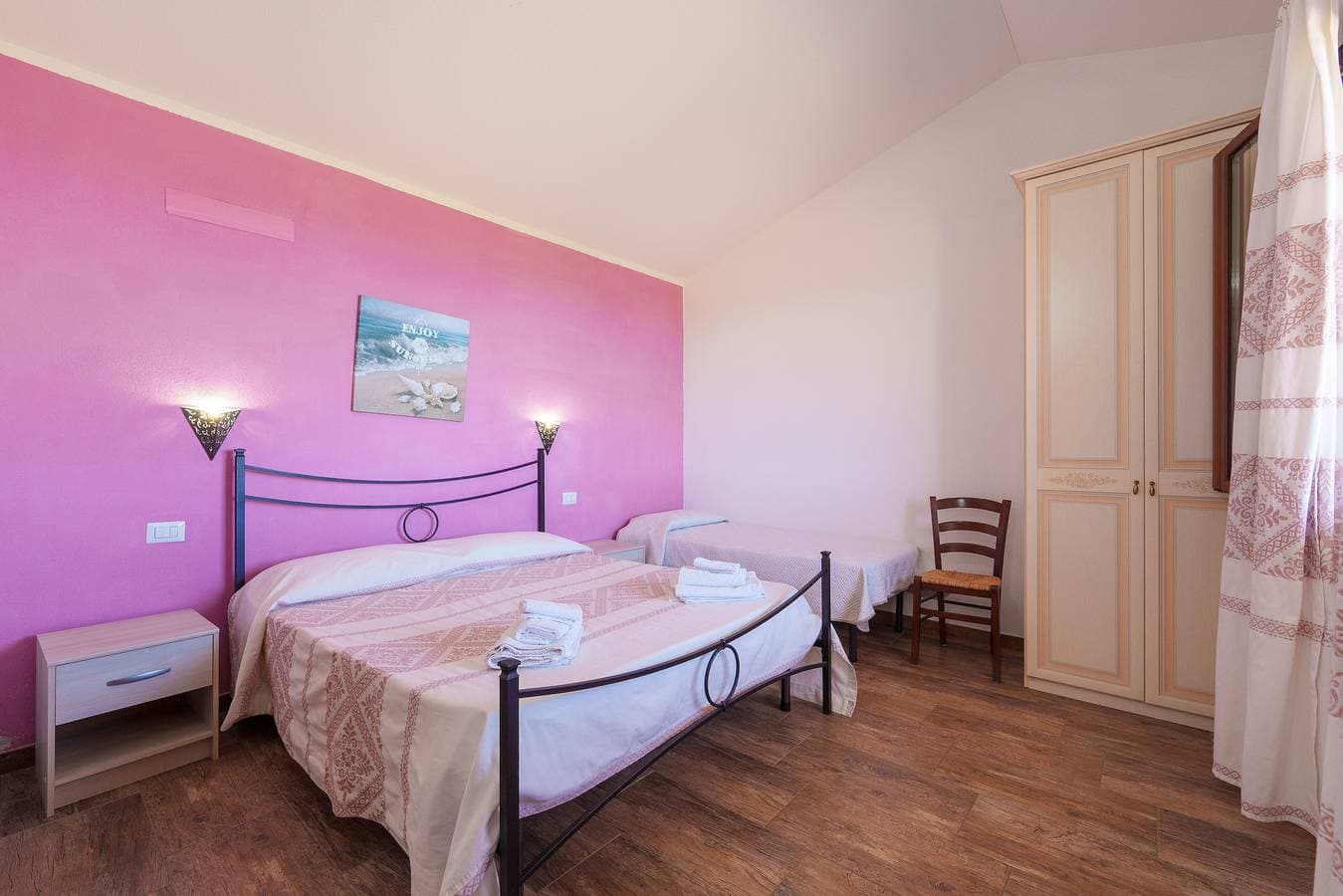 Foto 10 von 28: Ferienwohnung "Casa Ginepro Piscina E Vista Mare" mit Meerblick, Gemeinschaftspool und WLAN
