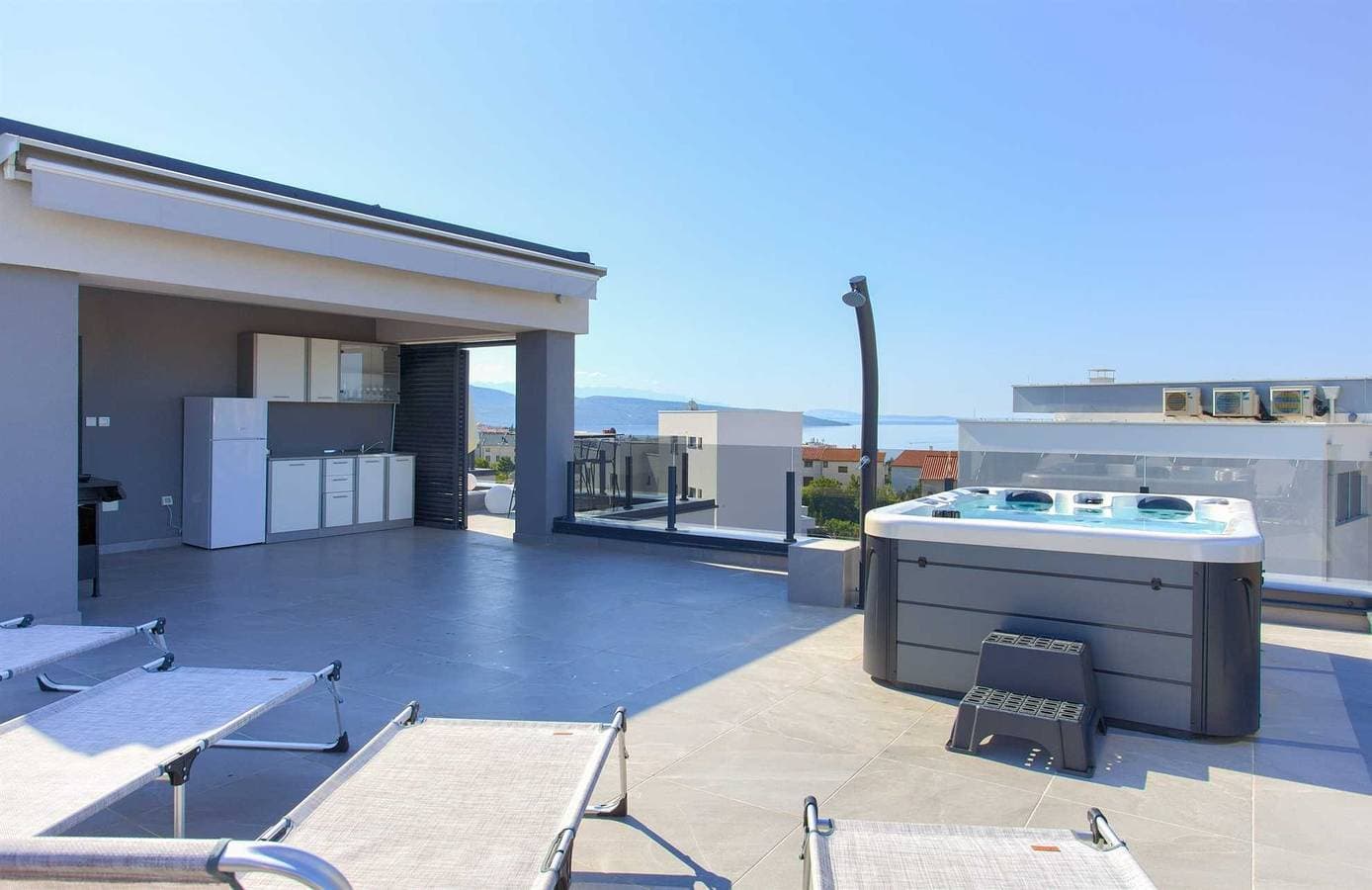 Foto 2 von 38: Apartment Joy mit Meerblick und Whirlpool