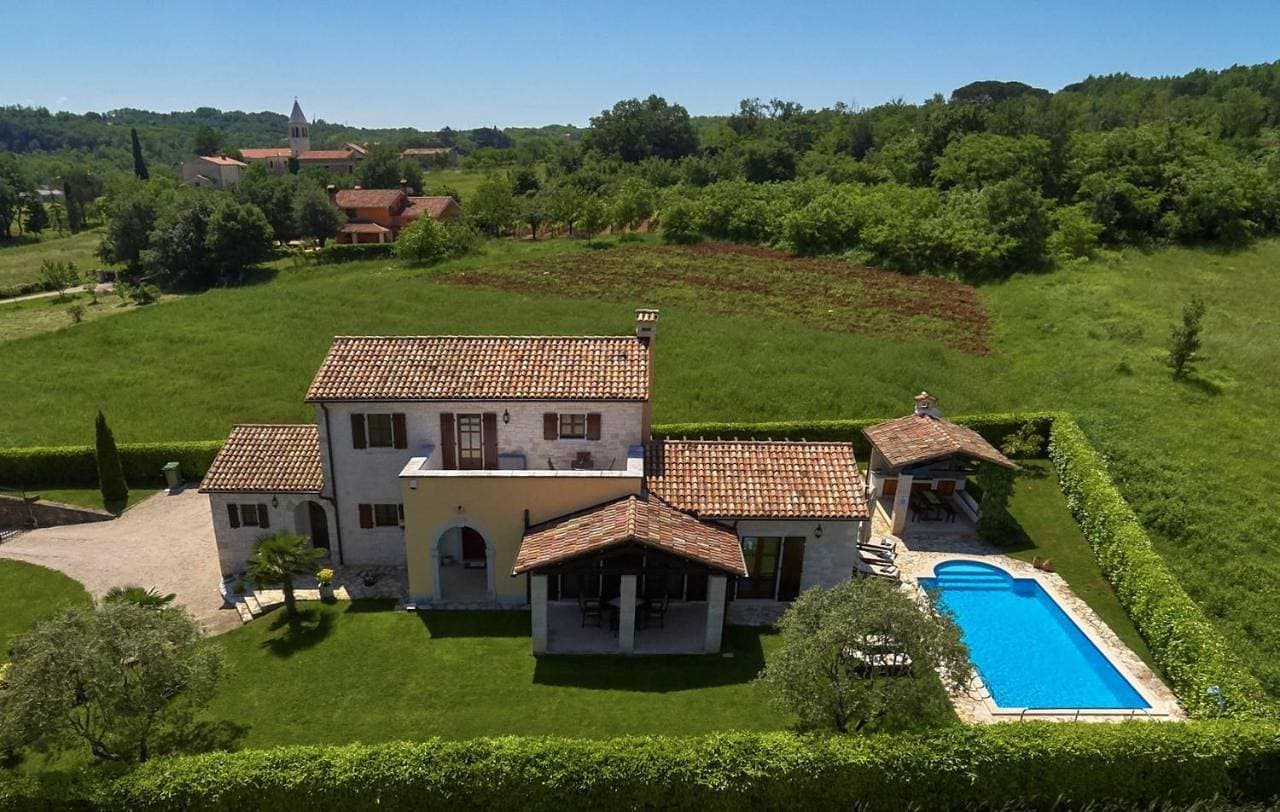 Foto 11 von 63: Villa with Private Pool