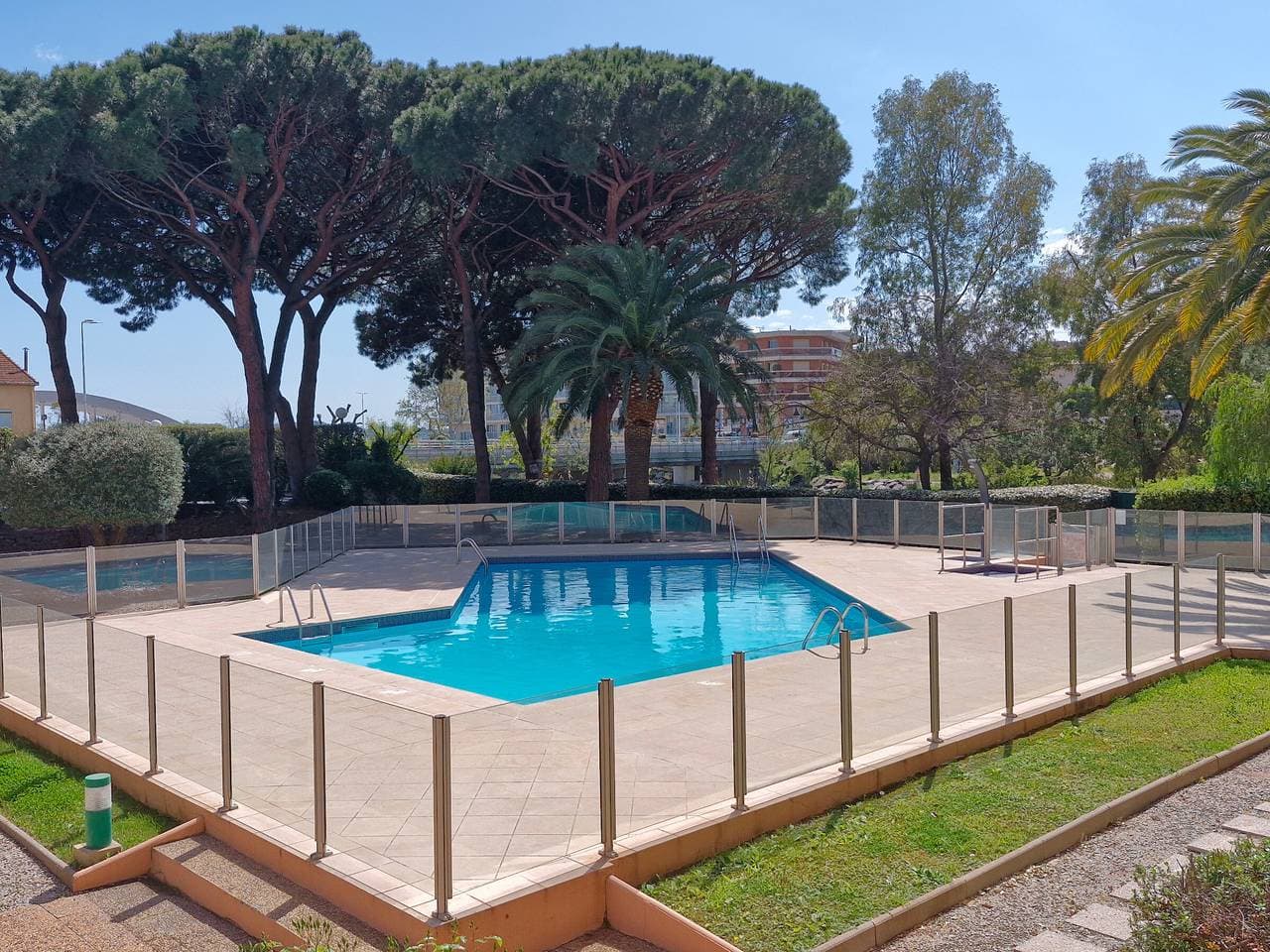 2-Zimmer-Wohnung mit Klimaanlage, Pool und Haustieren in Sainte-Maxime 1