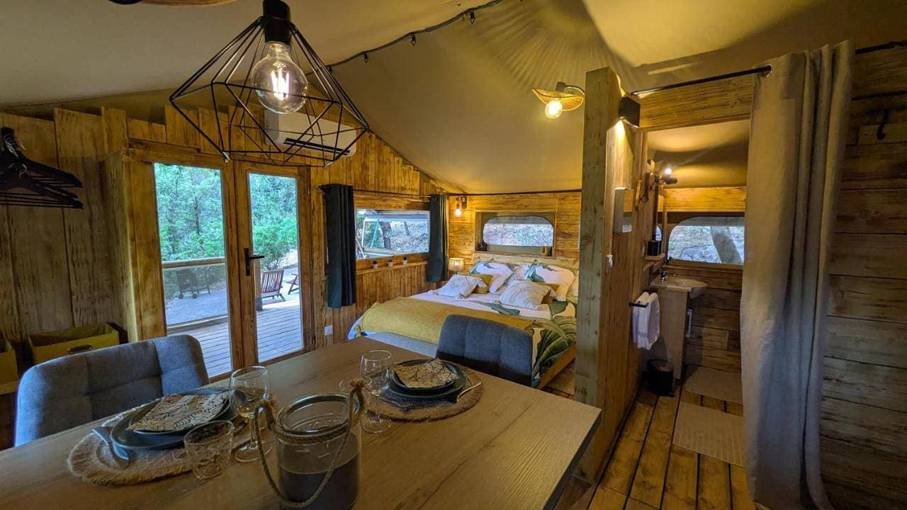 Foto 13 von 35: Tent