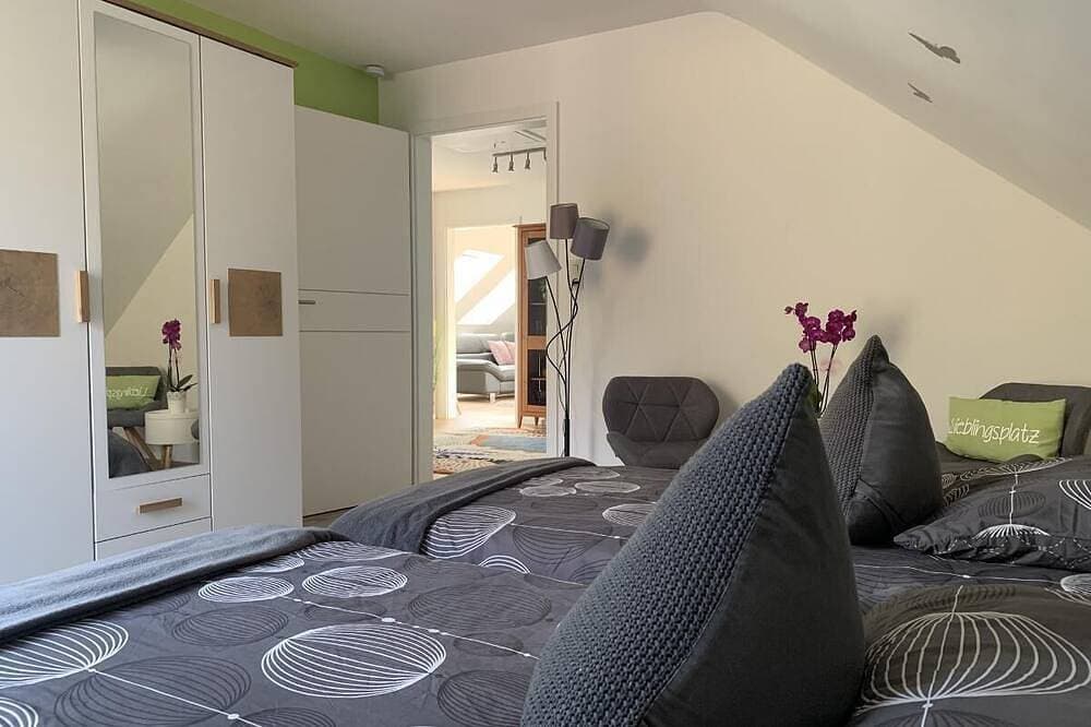 Foto 8 von 26: 4-Sterne Ferienwohnung (100qm) mit Balkon, Loggia und Garten