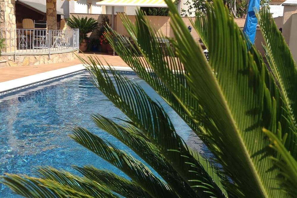 Wunderschönes, gemütliches Ferienhaus mit großem Pool 1