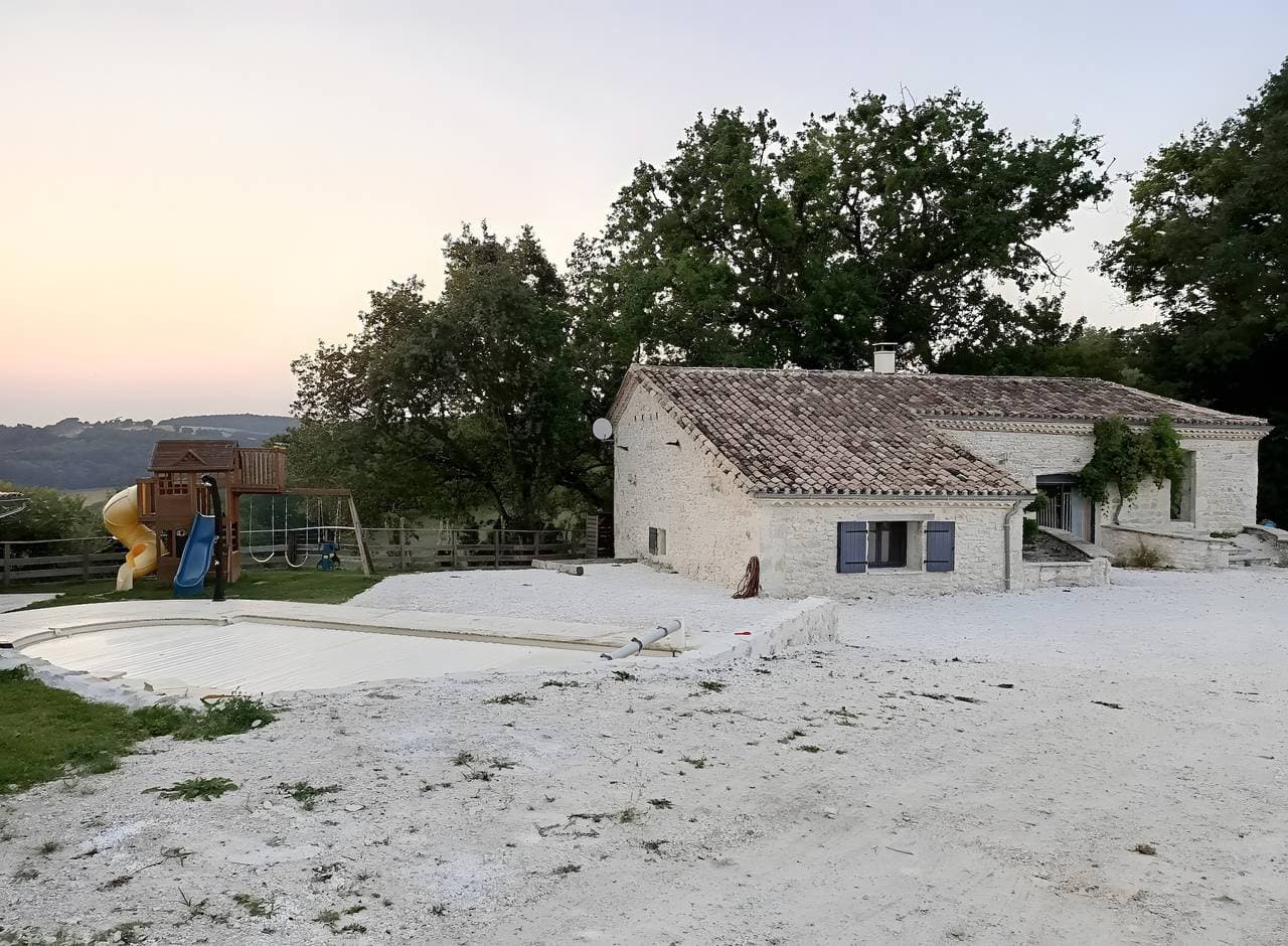 Foto 6 von 29: Charaktervolles Ferienhaus in der Natur mit Seeblick, privatem Pool und WLAN