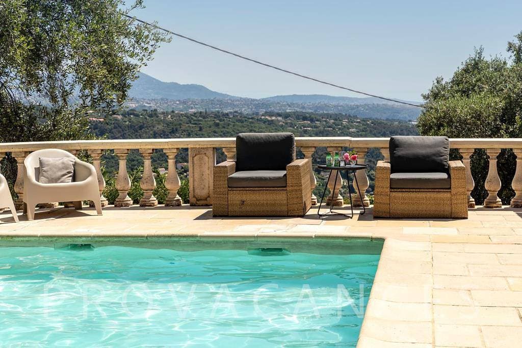 Foto 4 von 58: Ferienhaus mit Pool und Aussicht in Vence
