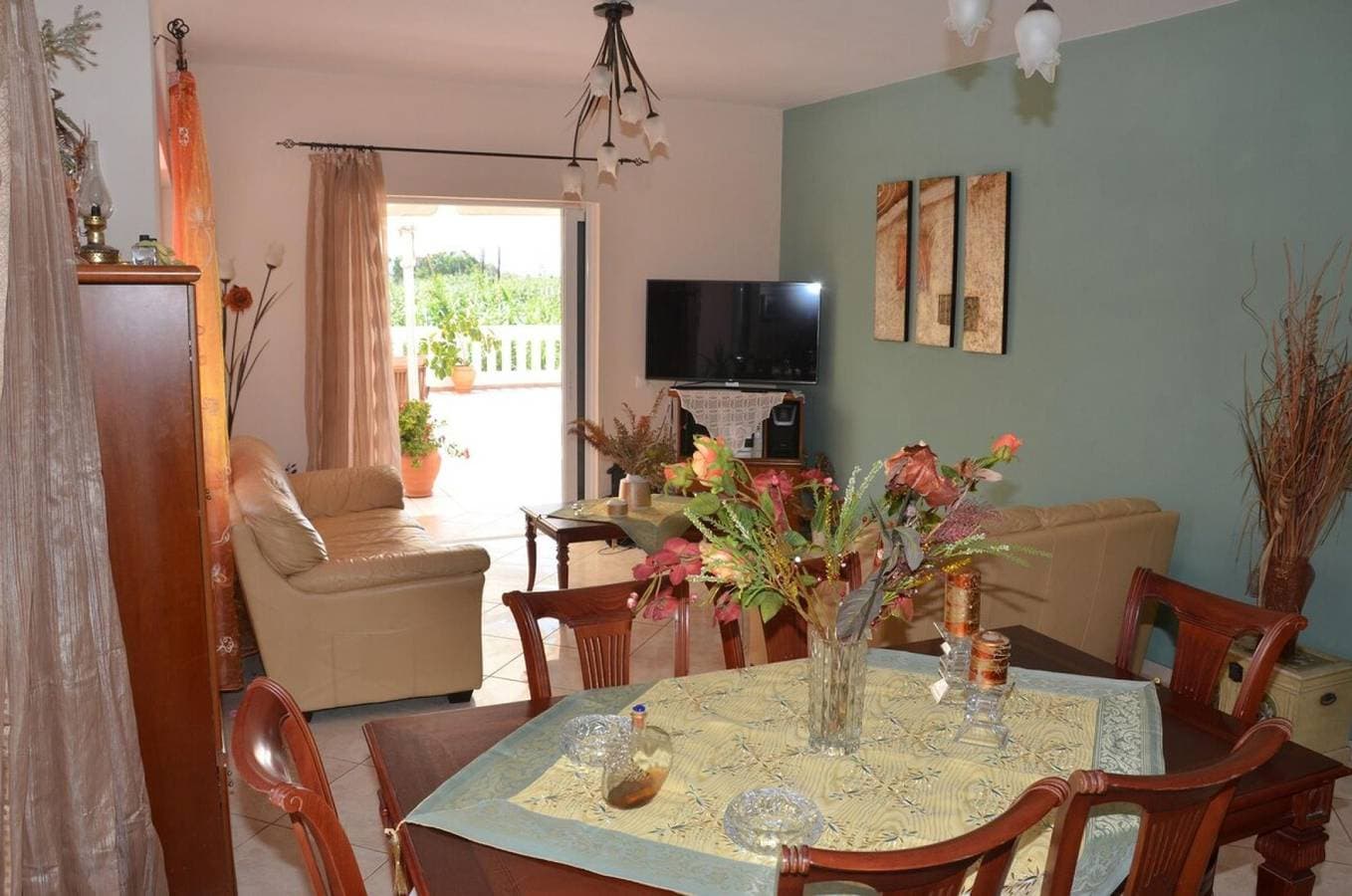 Foto 10 von 40: Ferienwohnung für 5 Personen mit Terrasse