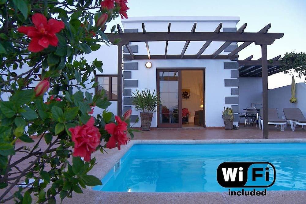 Villa mit eigenem Pool in eigenem ummauerten Grundstück 1