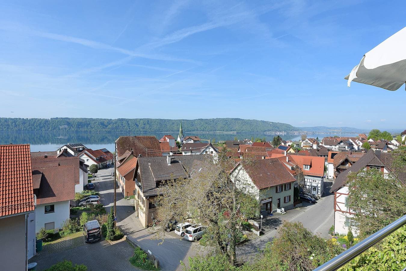 Foto 7 von 37: Premium Apartment - Über den Dächern von Sipplingen - mit Panorama Seeblick und privater Terrasse