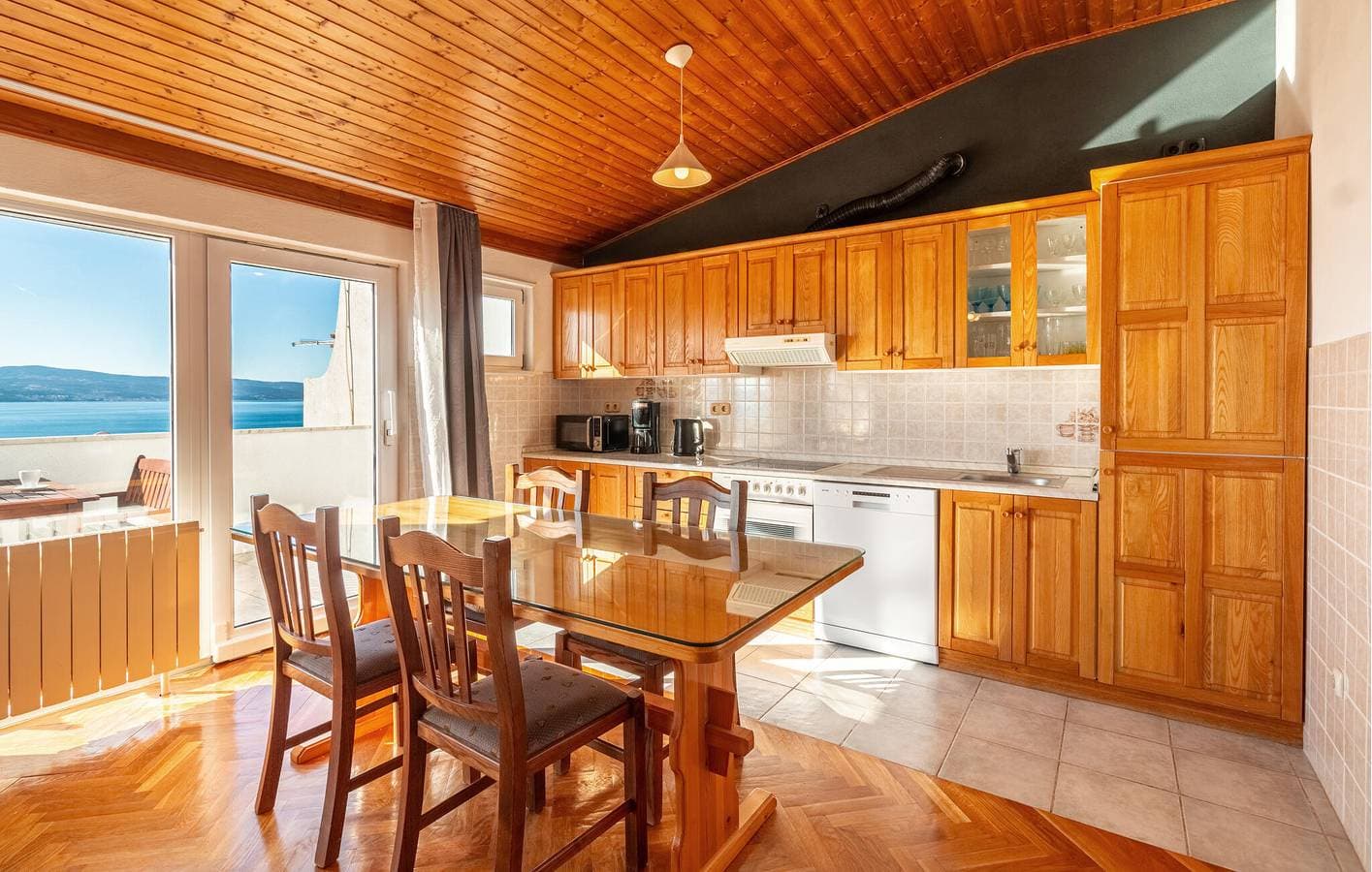 Foto 3 von 16: Gemütliche Wohnung mit Terrasse, WLAN und 500 m zum Strand