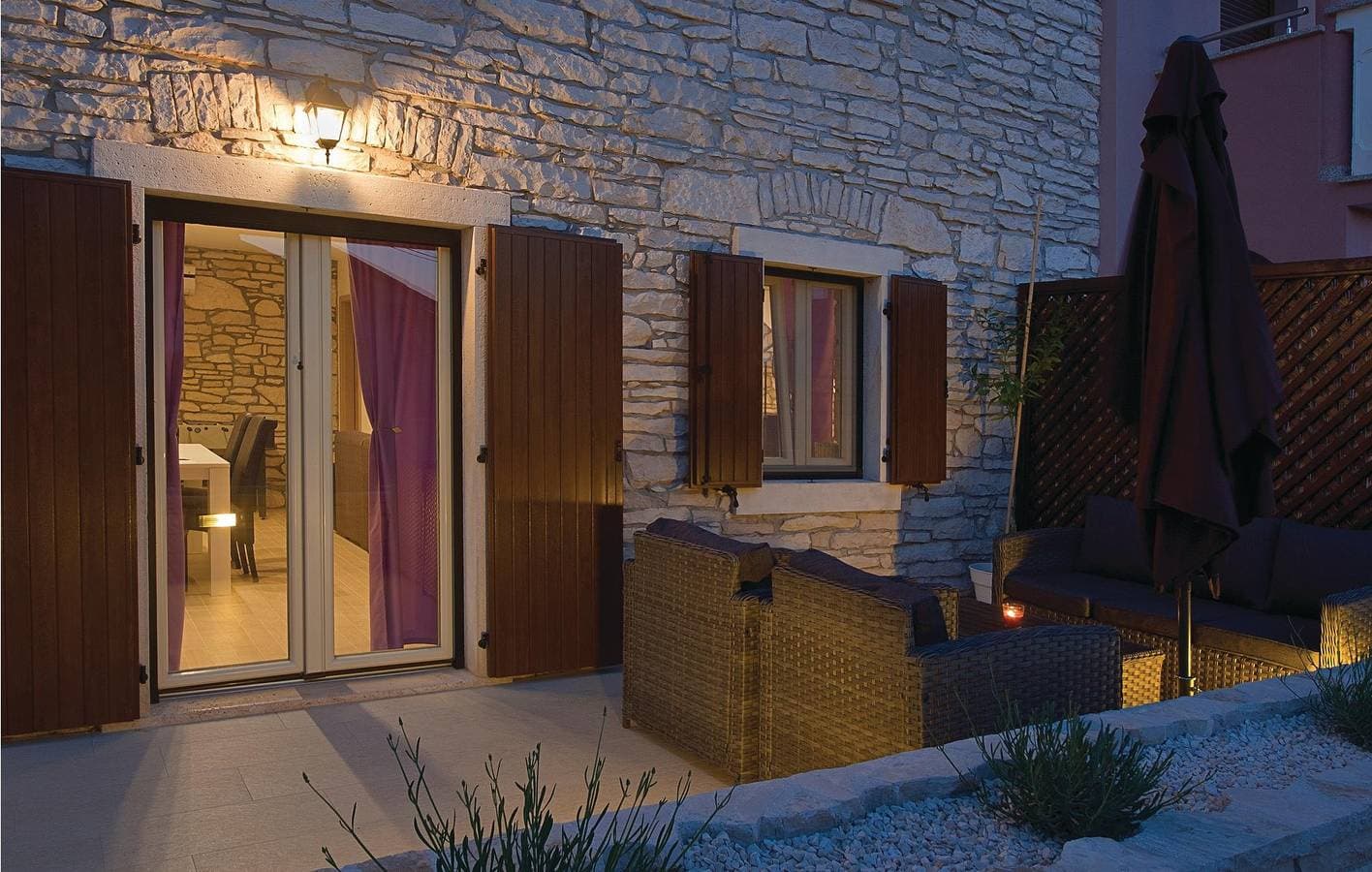 Foto 5 von 45: Gemütliche 90 m² große Wohnung mit Terrasse in der Nähe der Küste und des Stadtzentrums