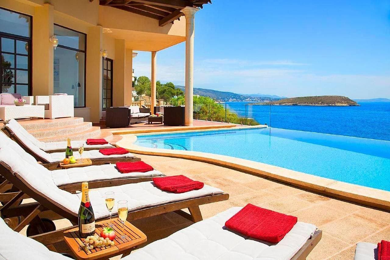 Villa Juan Carlos 1