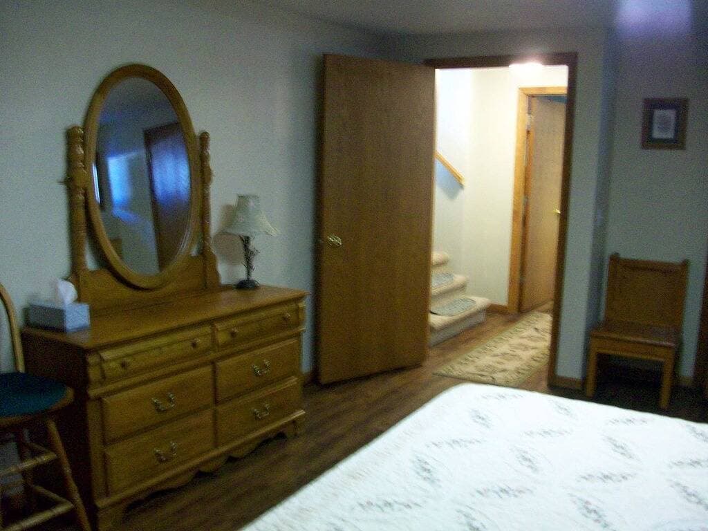 Foto 5 von 32: Beautiful, spacious 3 Br, 2Ba home, close to everything the Up has to offer!