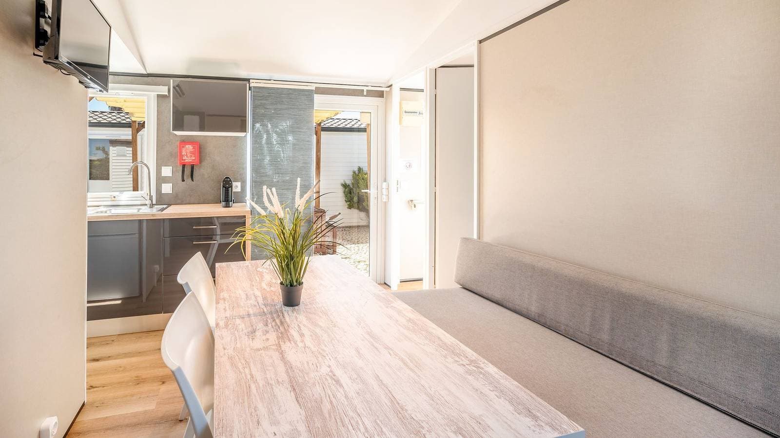 Foto 6 von 40: Ferienhaus für 4 Personen mit Pool