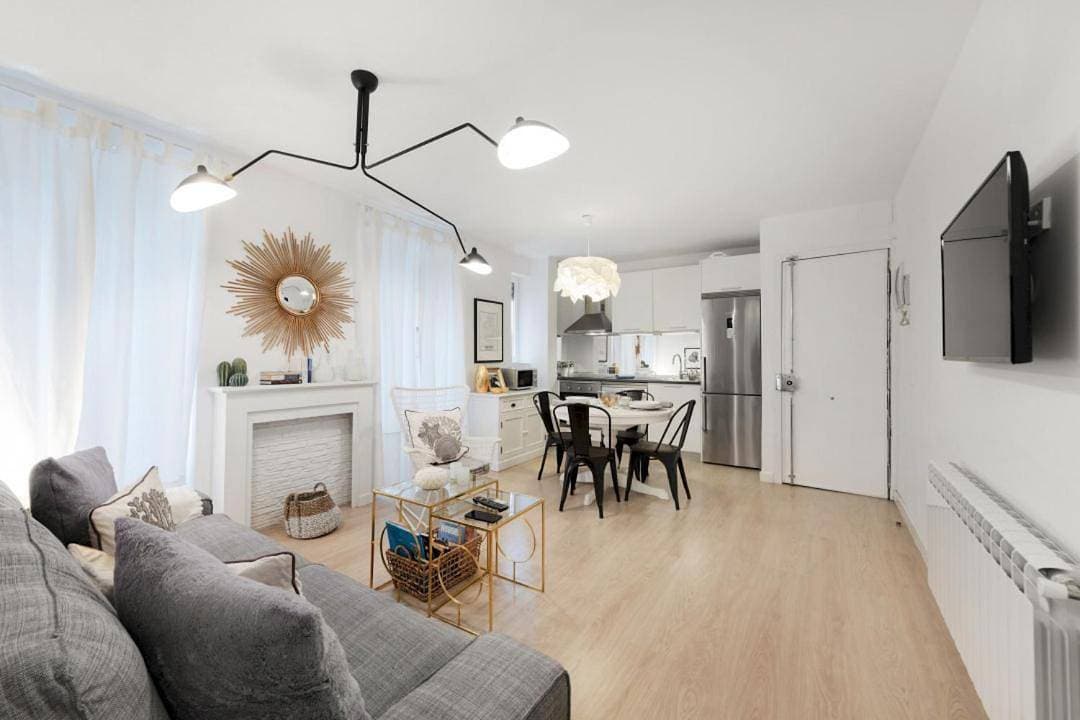 Stylish Bright 2BD apt. Atocha - Luca de Tena 1