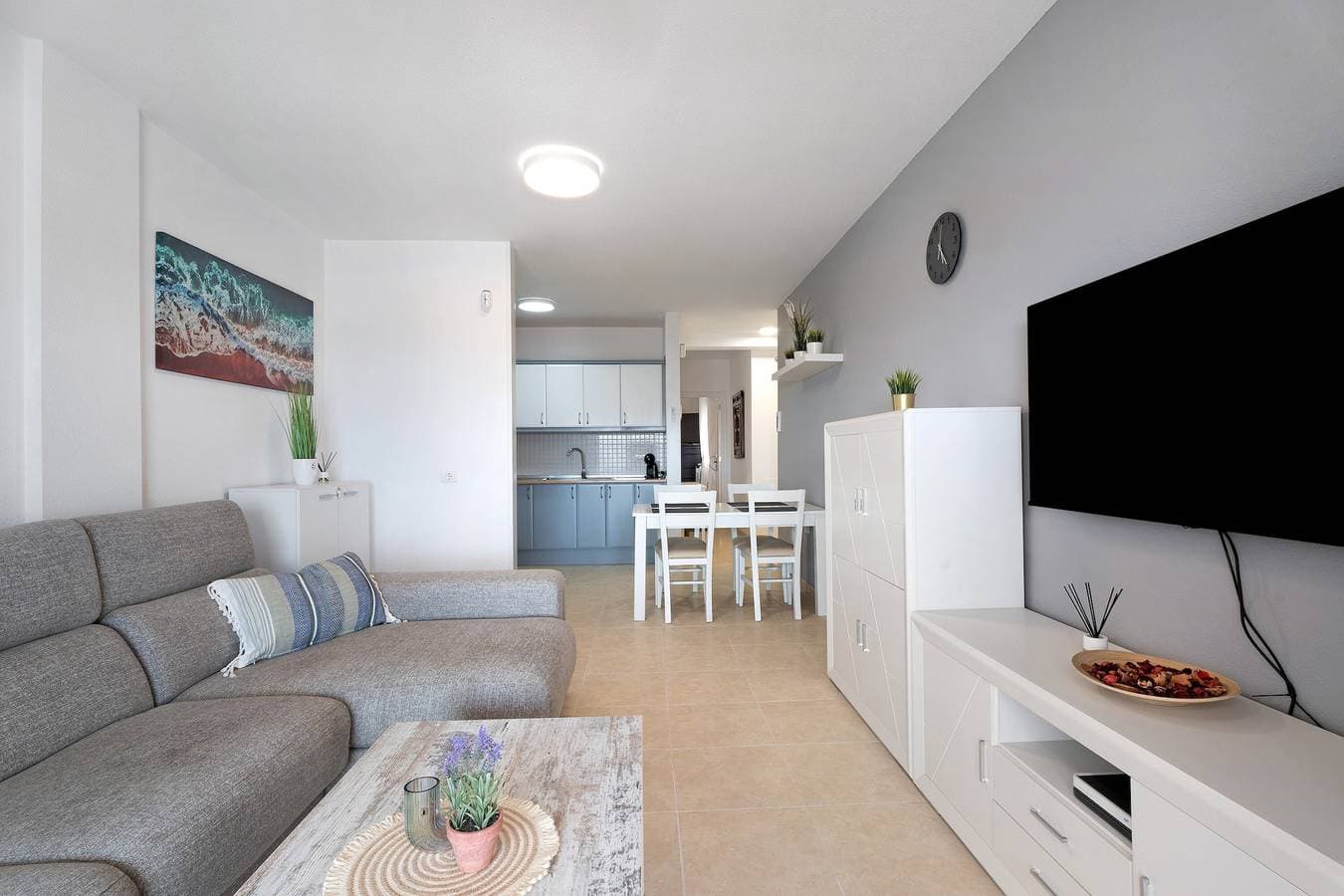 Foto 5 von 24: Ferienwohnung 'Isabel Vista Sur' mit Meerblick, Gemeinschaftspool und WLAN