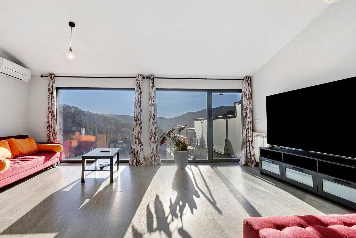 Foto 4 von 33: Ferienhaus "Alojamento de Crasto - Gerês" mit Pool und WLAN