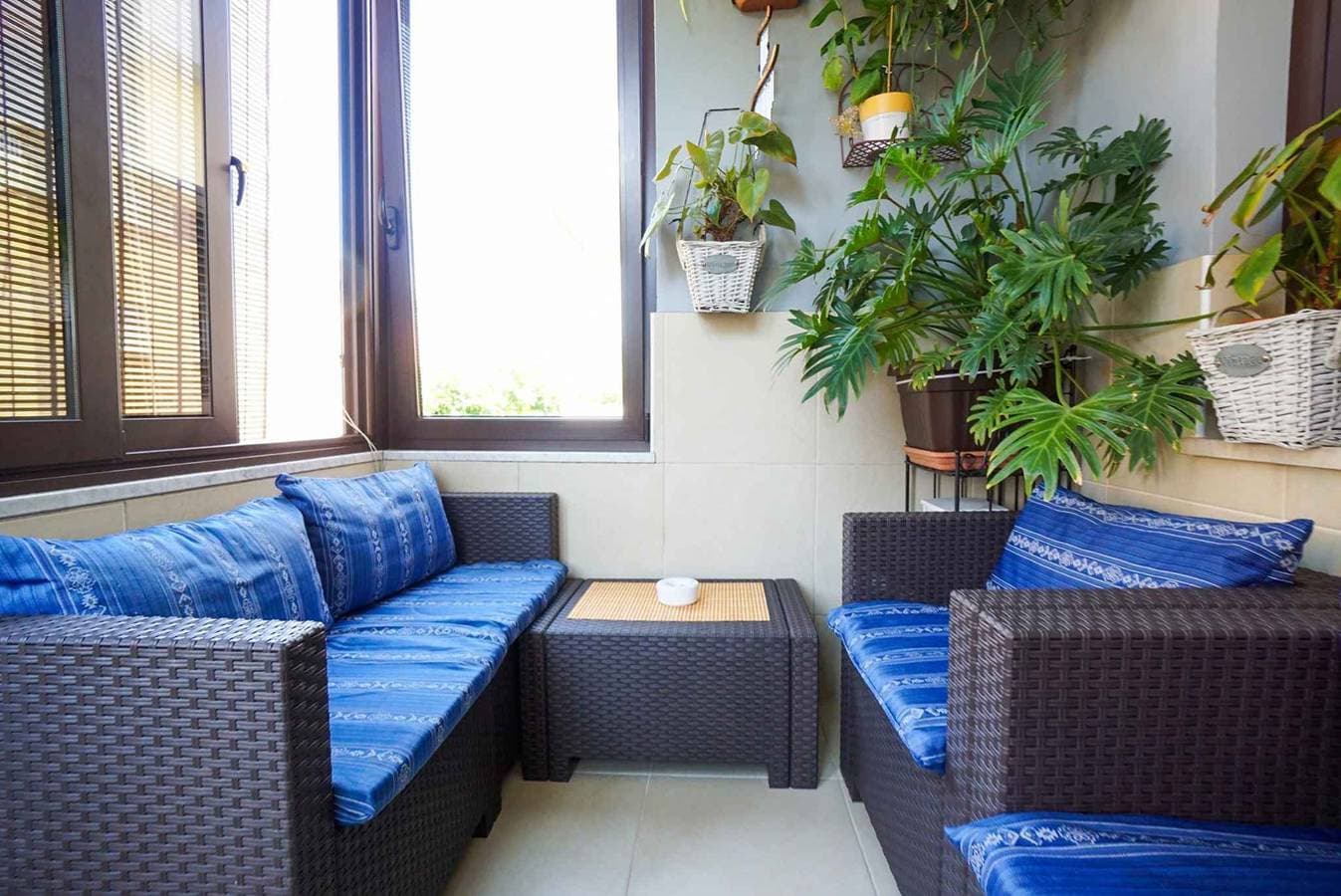 Foto 3 von 25: Ferienwohnung mit gemütlicher Loggia und Klimaanlage