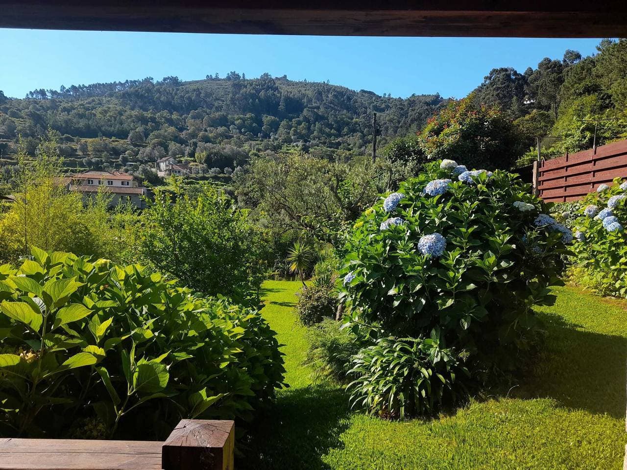 Foto 7 von 38: Cottage auf dem Land mit Garten mit Grill
