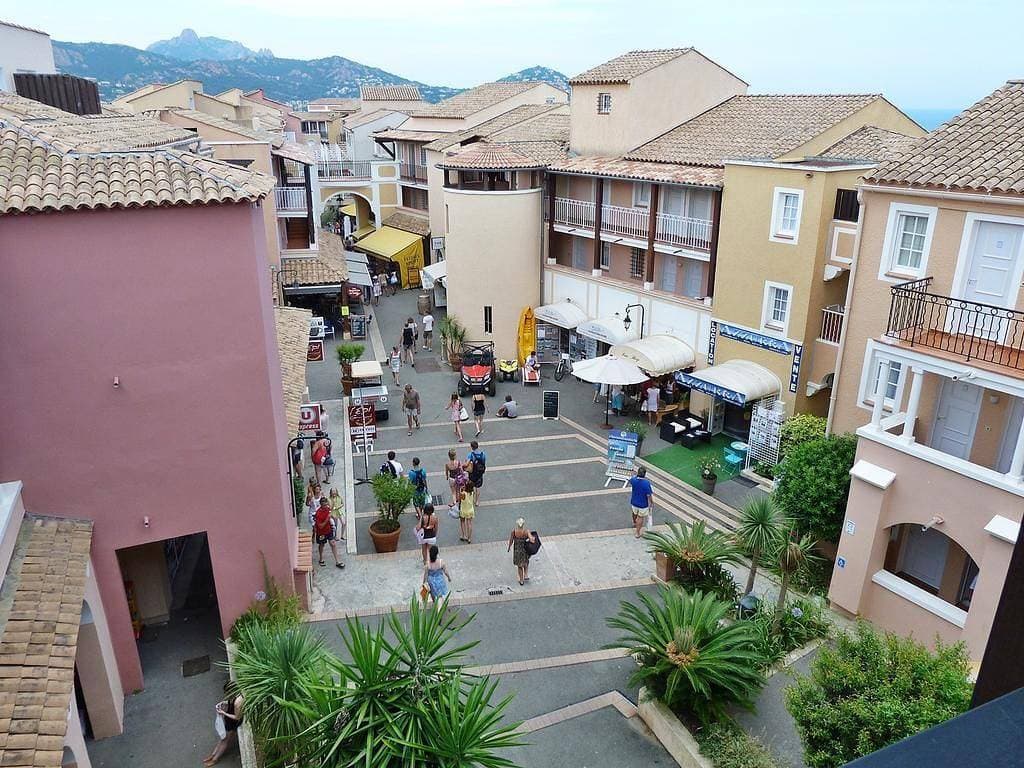 Foto 10 von 21: Renoviertes Studio im Feriendorf Cap Esterel, Garten und Terrasse 1-2 Personen