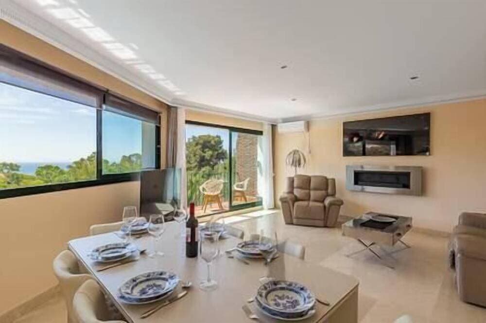 Foto 13 von 30: Tranquil 3 bed villa with private pool + sea view!