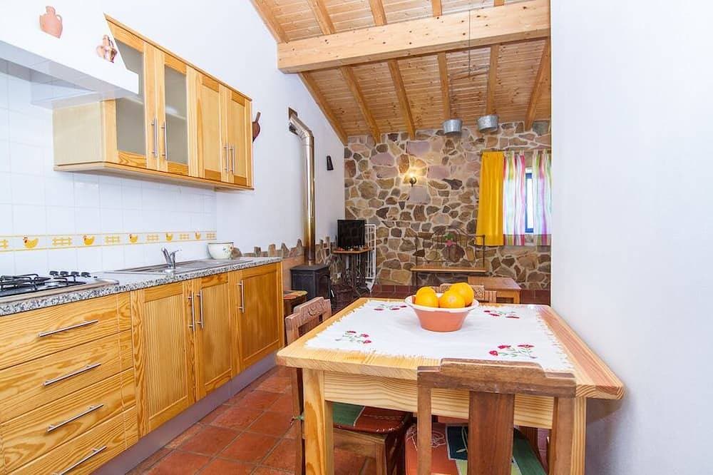 Foto 12 von 24: Digne gelbe Villa, Pool, Grill