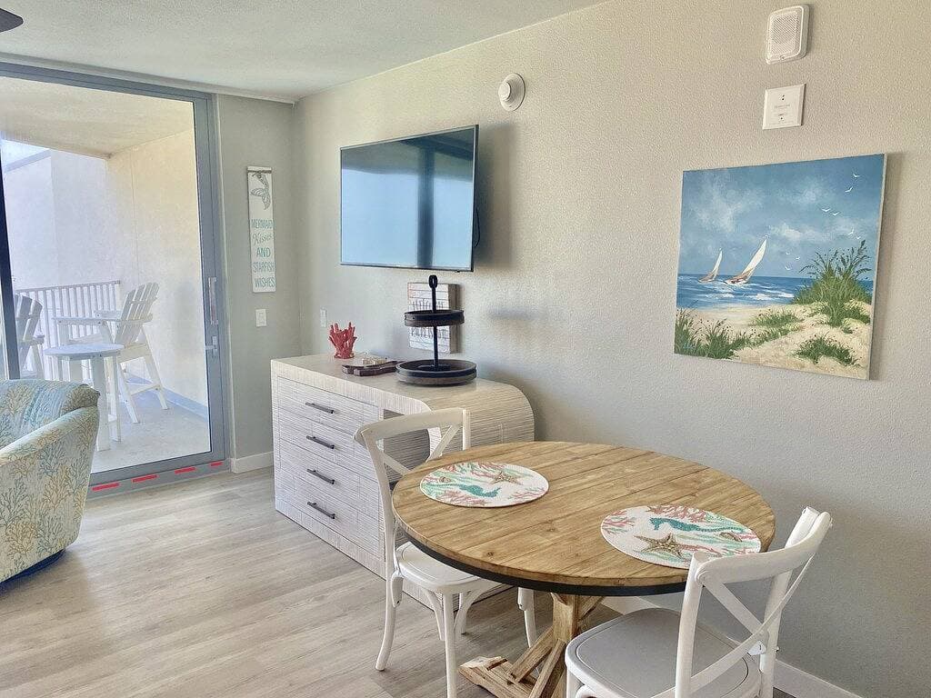 Foto 9 von 16: Sandcastle Condominium Unit 526