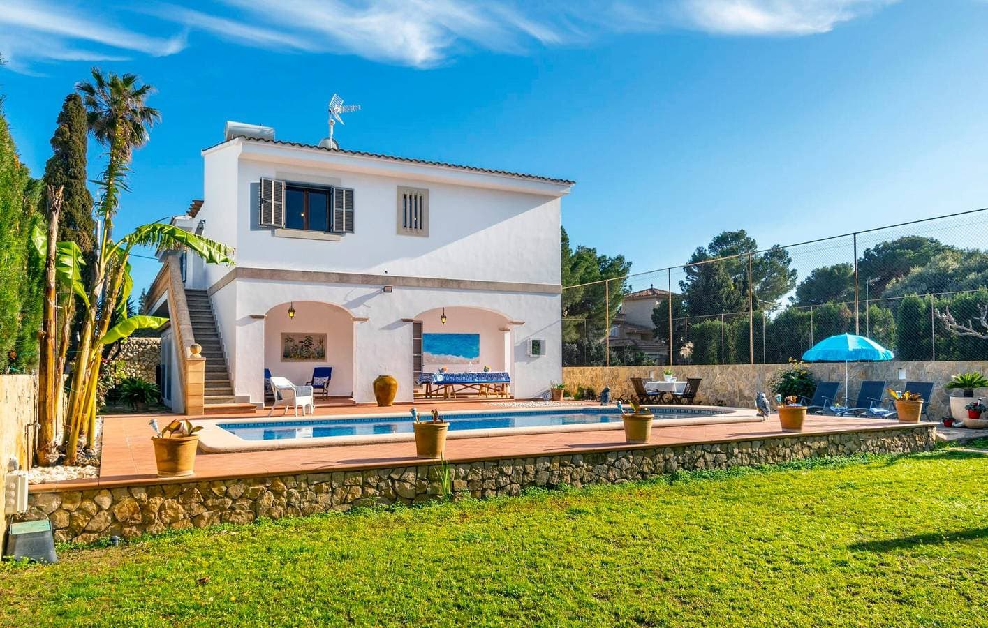 Gemütliches Apartment mit Terrasse und Pool, 2 km zum Strand Cala Petita 1