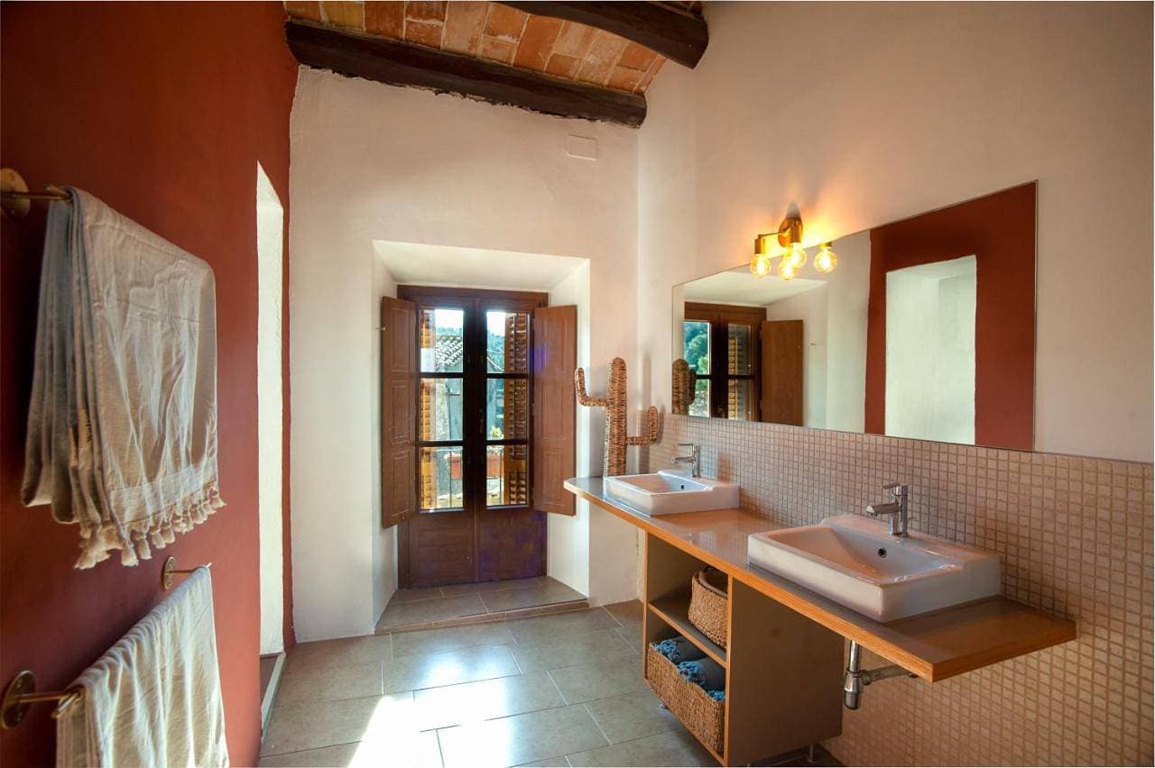 Foto 10 von 16: Quadruple Room with Private Bathroom